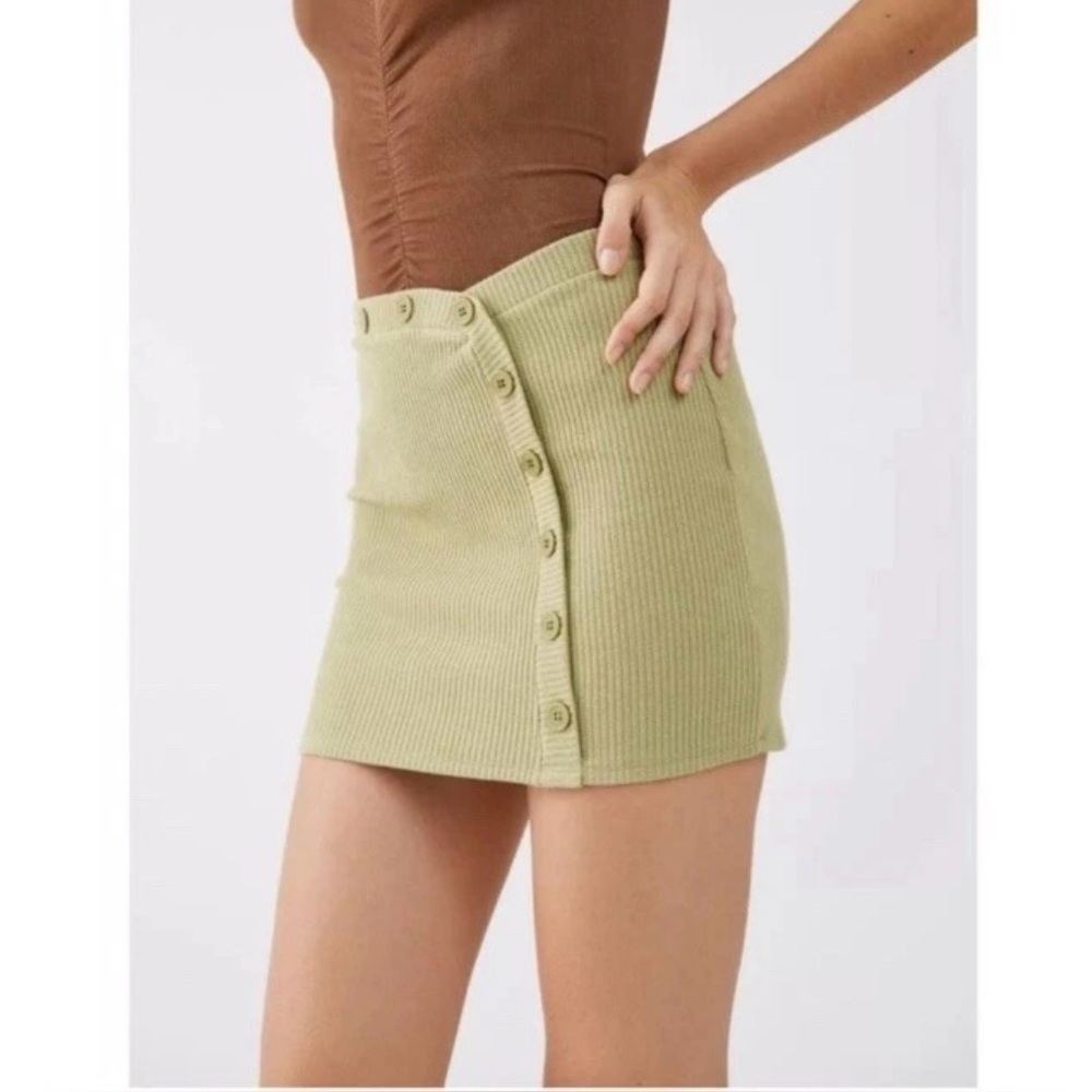 Urban outfitters Claira Olive sage ribbed buttons Mini Skirt size medium NWT - Picture 11 of 11